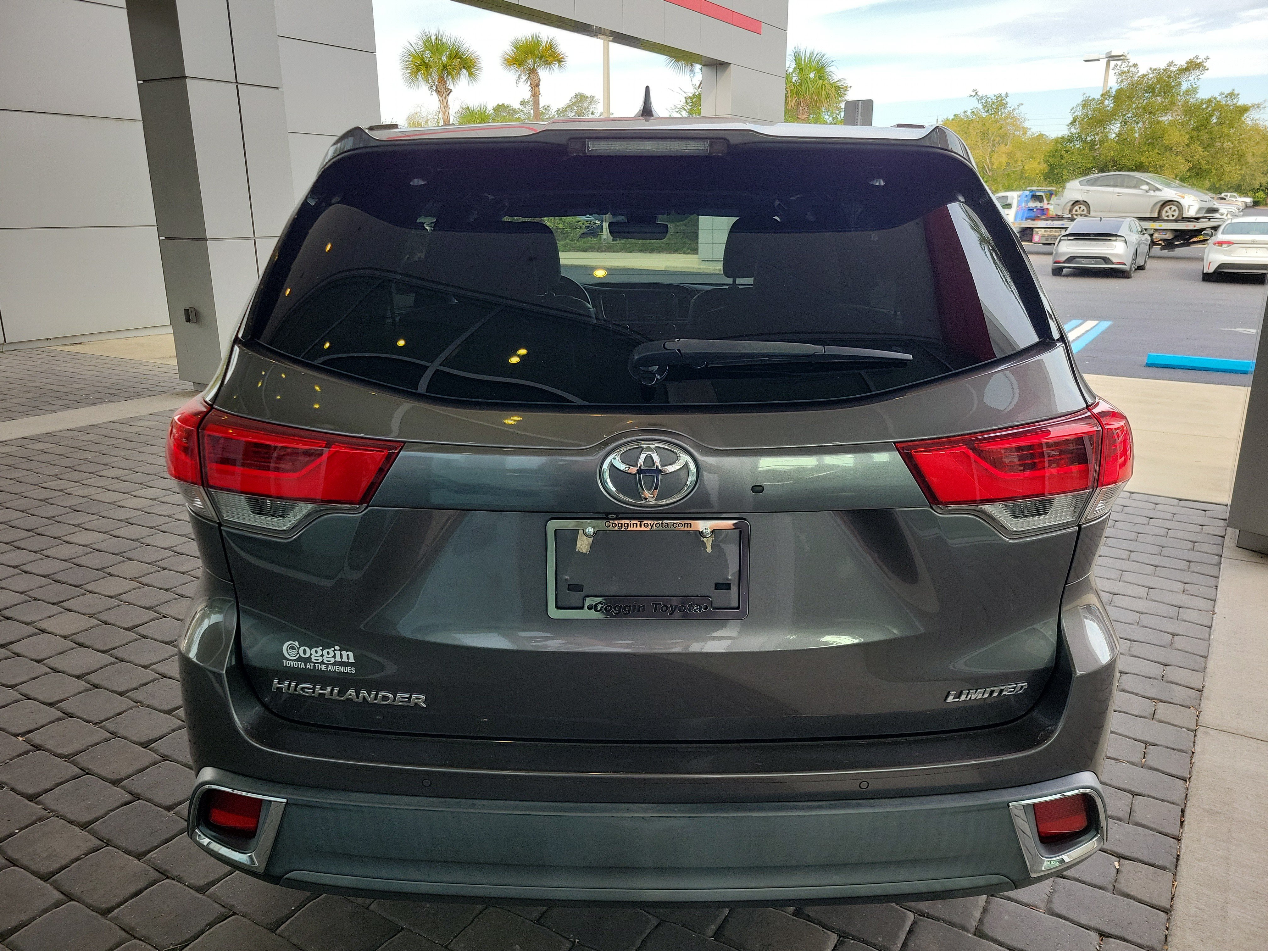 Used 2019 Toyota Highlander Limited FWD image 5