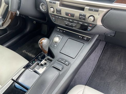 Used 2013 Lexus ES 350 w/ Premium Pkg FWD image 30