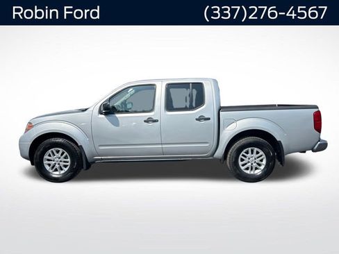 Used 2019 Nissan Frontier SV RWD image 2