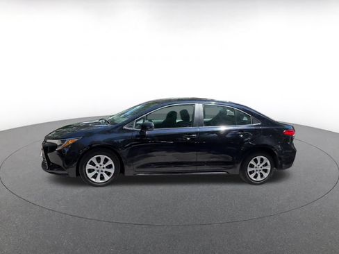 Used 2025 Toyota Corolla LE FWD image 7