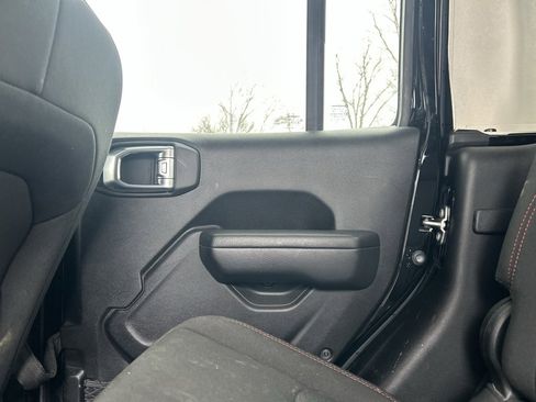 Used 2023 Jeep Gladiator Rubicon w/ LED Lighting Group image 29