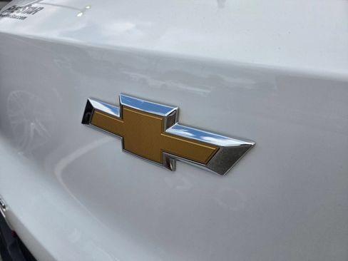 Used 2024 Chevrolet TrailBlazer LS w/ LS Convenience Package FWD image 8