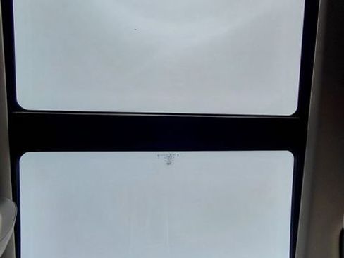 Used 2023 Ford Explorer XLT w/ Equipment Group 202A image 12