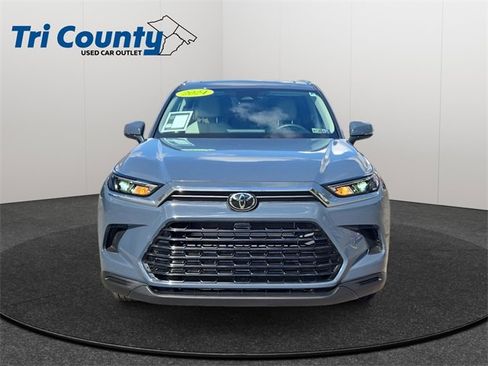 Certified 2024 Toyota Grand Highlander XLE image 2