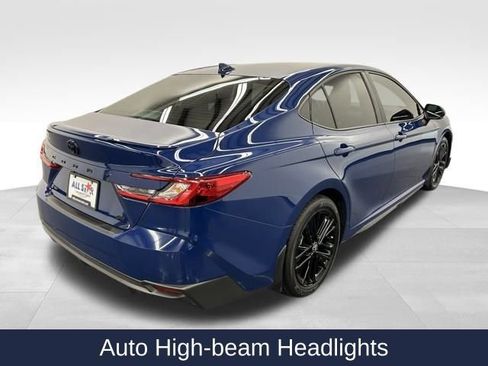 Used 2025 Toyota Camry SE image 9