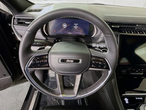 Used 2023 Jeep Grand Cherokee Overland w/ Luxury Tech Group IV image 23