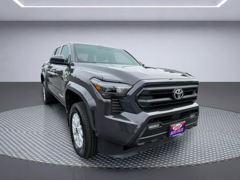 Used 2024 Toyota Tacoma SR5 AWD/4WD image 12