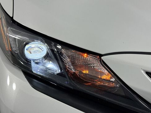 Used 2024 Toyota Camry SE image 38