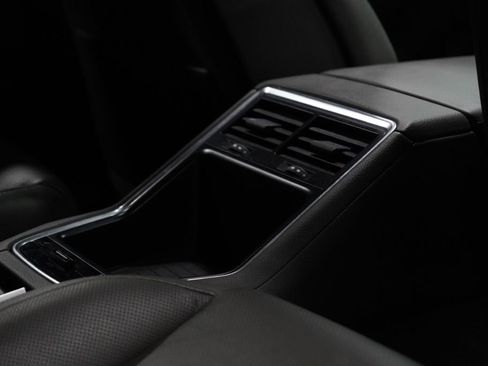 Used 2020 Porsche Panamera RWD image 26