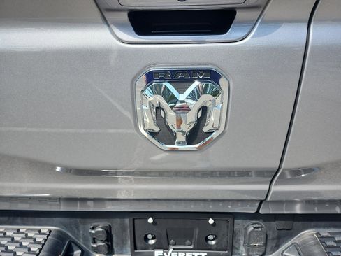 Used 2025 RAM 1500 Limited AWD/4WD image 5