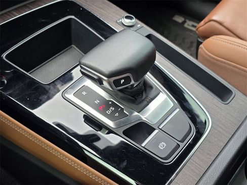 Used 2021 Audi Q5 e Premium Plus w/ Premium Plus Package image 15