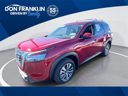 Used 2023 Nissan Pathfinder SL
