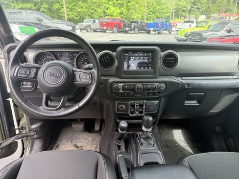 Used 2021 Jeep Gladiator Sport AWD/4WD image 5