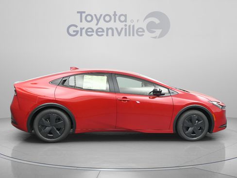 Used 2025 Toyota Prius LE FWD image 17