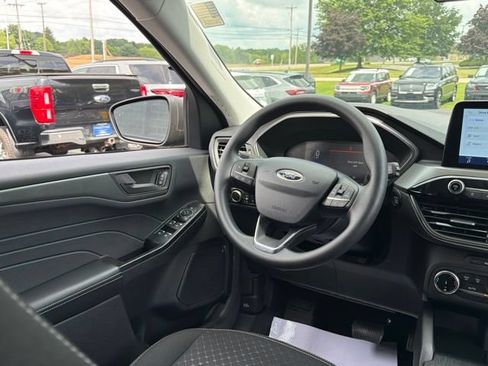 Used 2025 Ford Escape Active AWD/4WD image 7