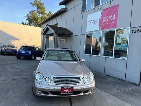 Used 2003 Mercedes-Benz E 320 Sedan image 2