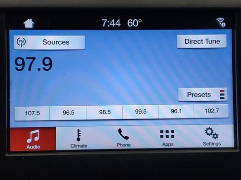 Used 2018 Ford Fusion SE w/ Fusion SE Technology Package image 25