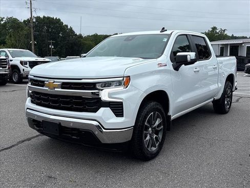 Certified 2025 Chevrolet Silverado 1500 LT AWD/4WD image 4