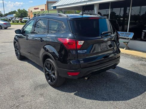 Used 2019 Ford Escape SE FWD image 5