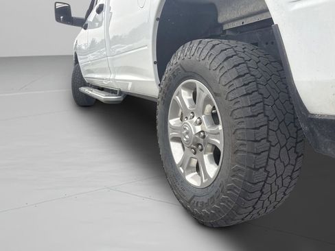 Used 2024 RAM 2500 Big Horn image 10