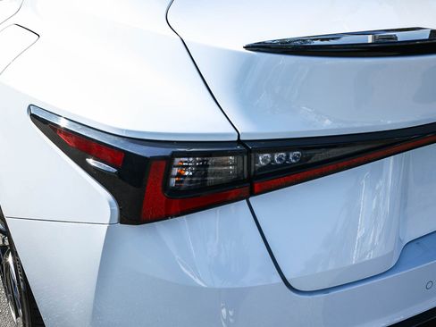 Used 2022 Lexus IS 350 F Sport image 8