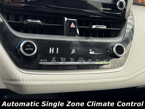 Used 2021 Toyota Corolla SE image 11