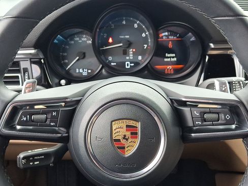 Used 2022 Porsche Macan image 20