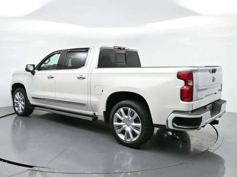 Used 2022 Chevrolet Silverado 1500 High Country w/ High Country Premium Package AWD/4WD image 5