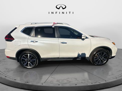 Used 2019 Nissan Rogue SL w/ Premium Package image 3