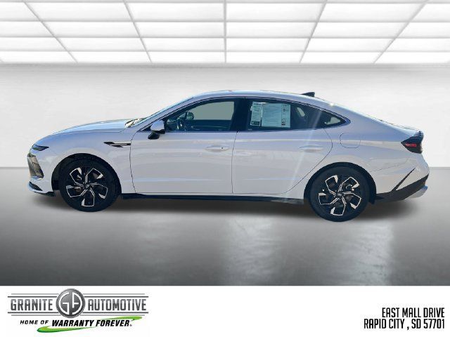 Used 2025 Hyundai Sonata SEL FWD image 2