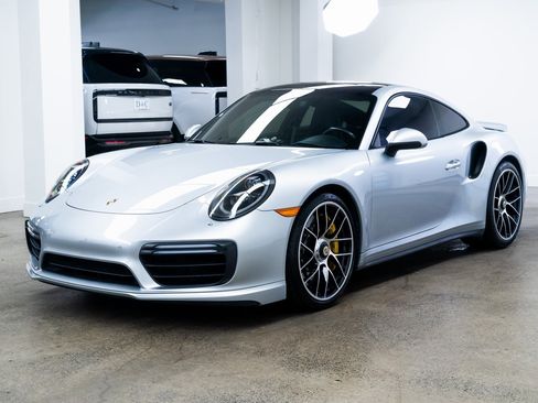Used 2017 Porsche 911 Turbo S image 3