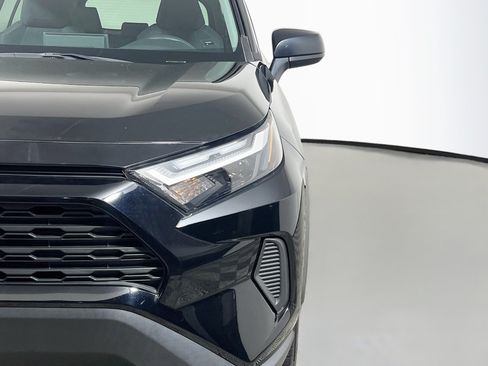 Used 2024 Toyota RAV4 LE AWD/4WD image 12