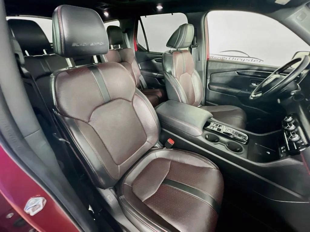 Used 2025 Honda Pilot Black Edition image 31