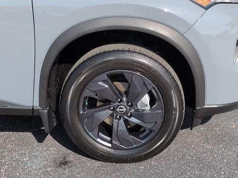 Certified 2026 Nissan Rogue SV FWD image 11