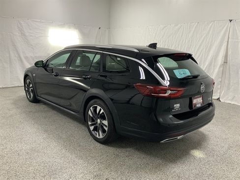 Used 2018 Buick Regal Essence w/ Driver Confidence Package #1 image 7