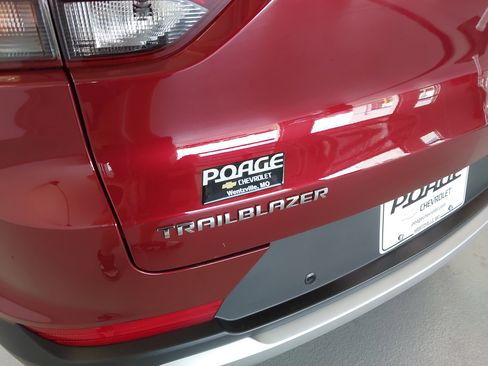 Used 2024 Chevrolet TrailBlazer LT w/ Driver Confidence Package image 32