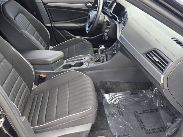 Used 2024 Volkswagen Jetta Sport FWD image 17