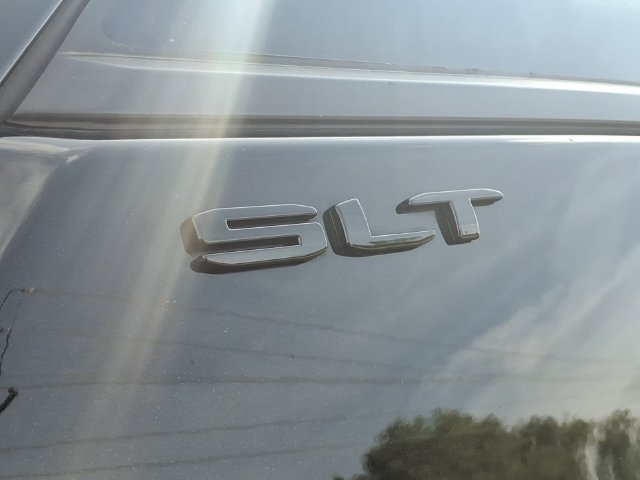 Used 2024 GMC Terrain SLT w/ Tech Package FWD image 26