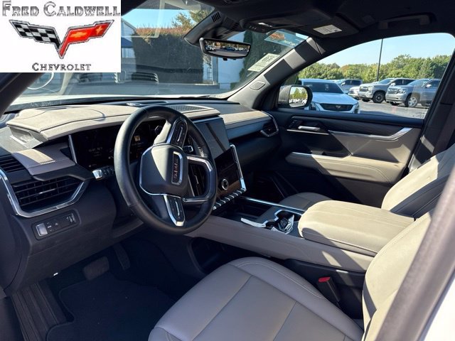 Used 2026 GMC Acadia Elevation w/ Elevation Premium Package FWD image 6