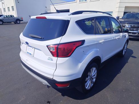 Used 2019 Ford Escape SEL image 5