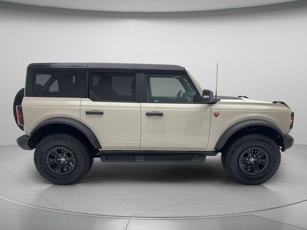 Used 2025 Ford Bronco Badlands AWD/4WD image 4