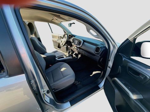 Used 2016 Toyota Tacoma SR5 RWD image 19