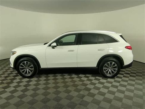Used 2026 Mercedes-Benz GLC 300 4MATIC image 2