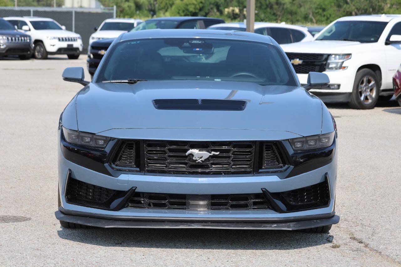 Used 2025 Ford Mustang GT Premium RWD image 2