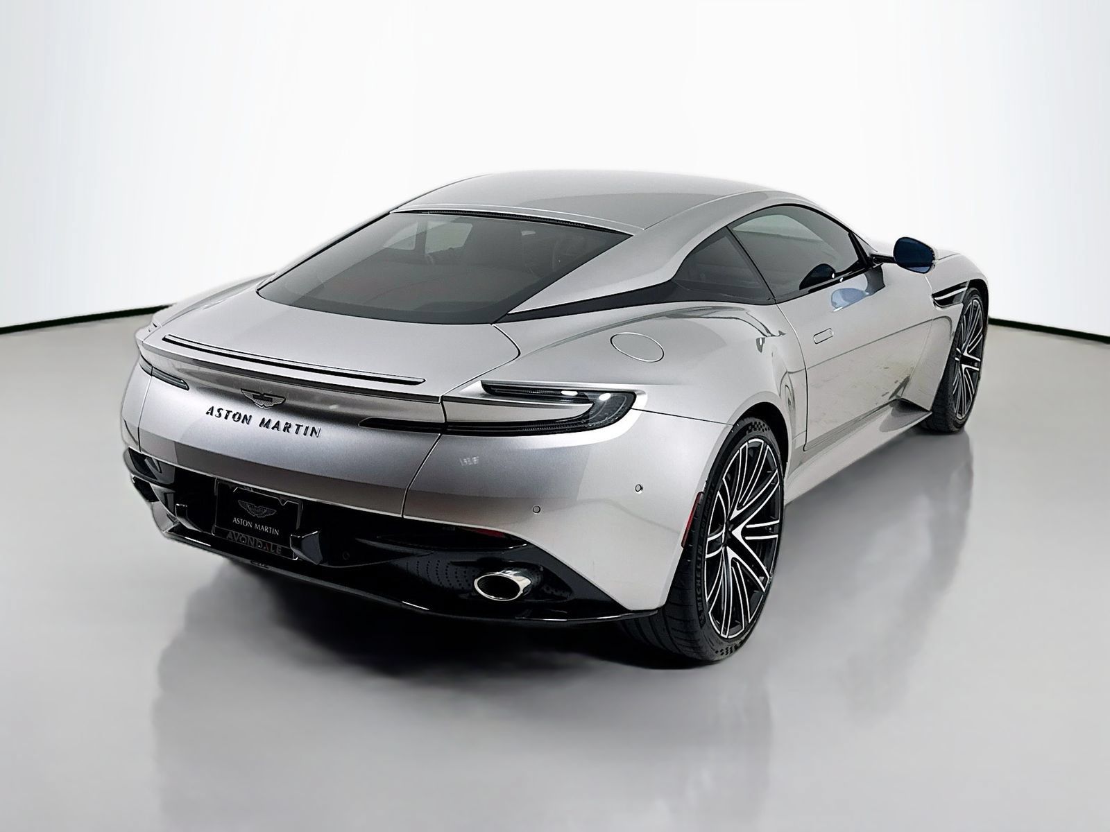 Used 2024 Aston Martin DB12 Coupe RWD image 7