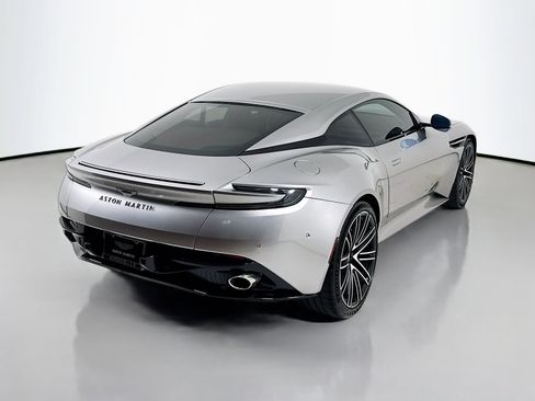 Used 2024 Aston Martin DB12 Coupe RWD image 7