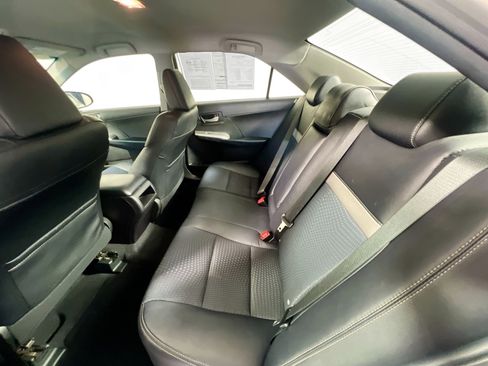 Used 2014 Toyota Camry SE image 28