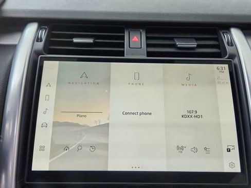 Used 2024 Land Rover Discovery Dynamic SE AWD/4WD image 49