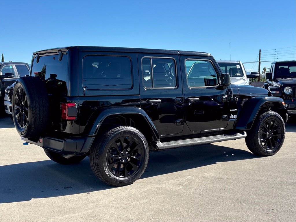 Used 2023 Jeep Wrangler Unlimited Sahara AWD/4WD image 3