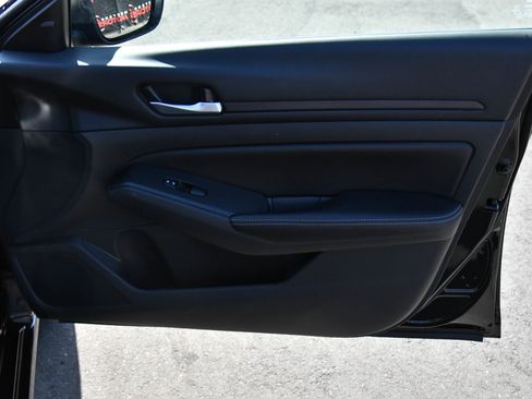 Used 2024 Nissan Altima 2.5 SV image 38